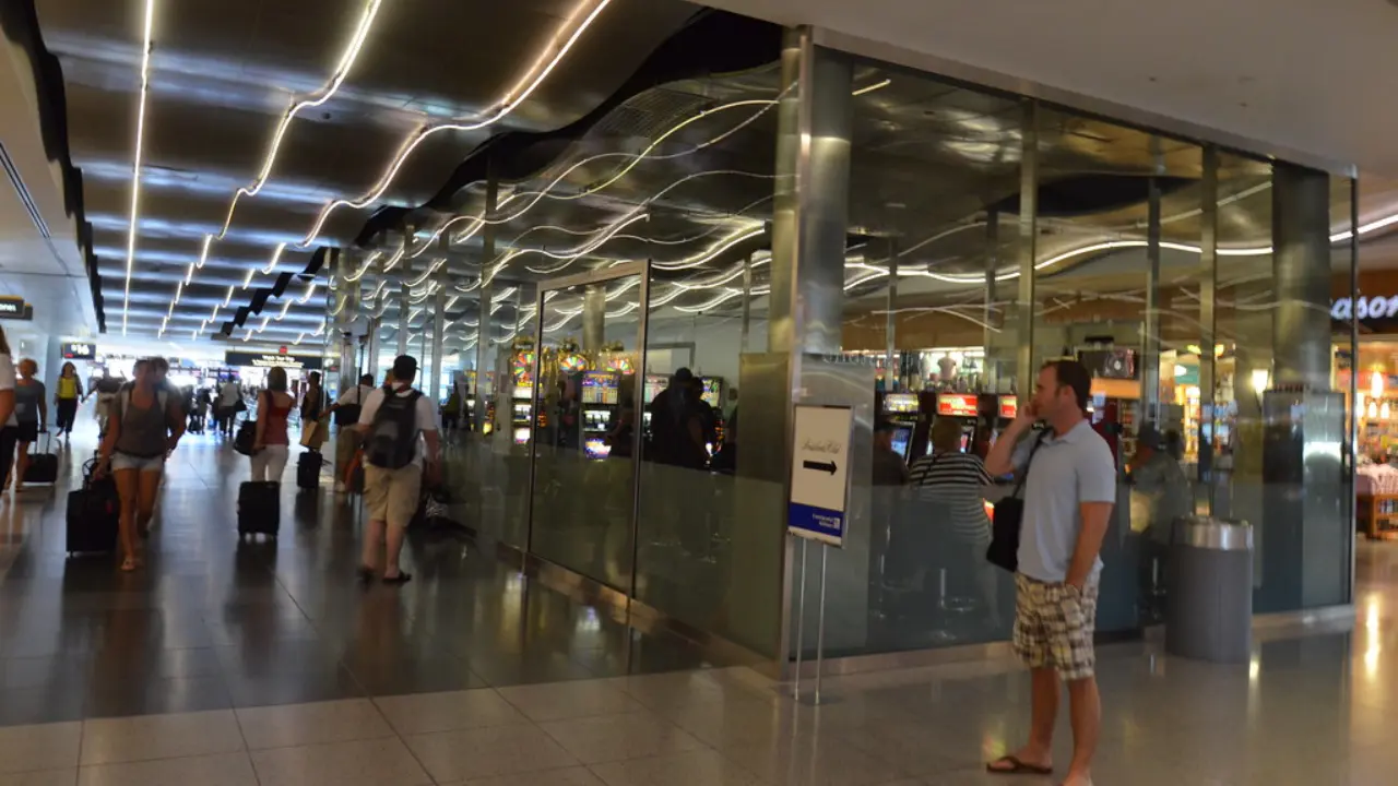 Las Vegas International Airport (LAS) Smoking Area