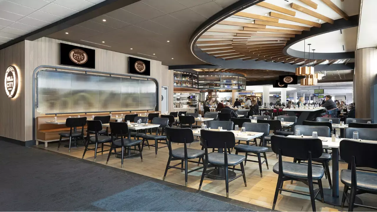 Houston George Bush Airport (IAH) Food & Restaurants