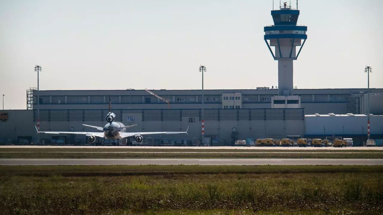 Gol Airlines MIA Terminal - Miami International Airport