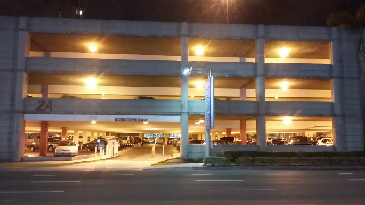 Parking at Los Angeles International Airport (LAX)