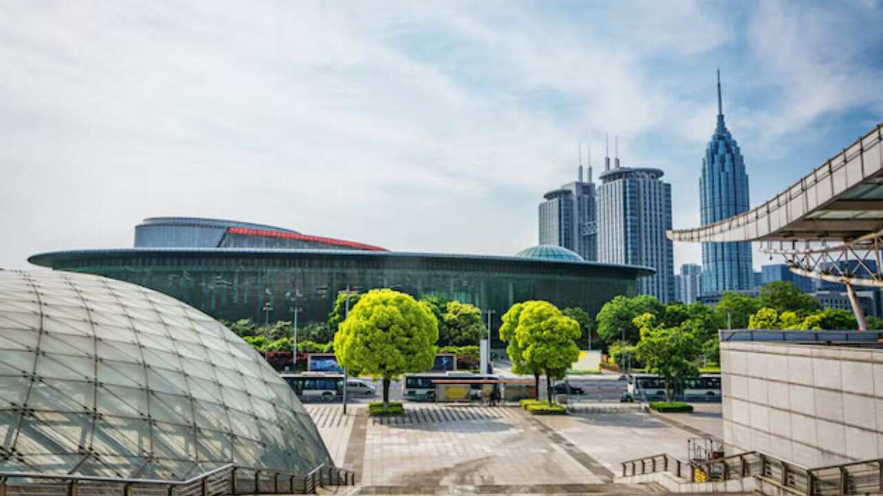 Helvetic Airways Corporate Office and Headquarters Details