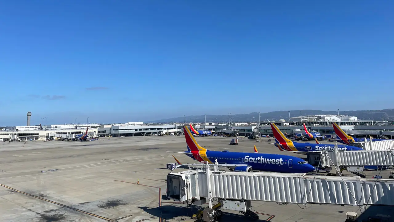 Airlines at Oakland International Airport (OAK)