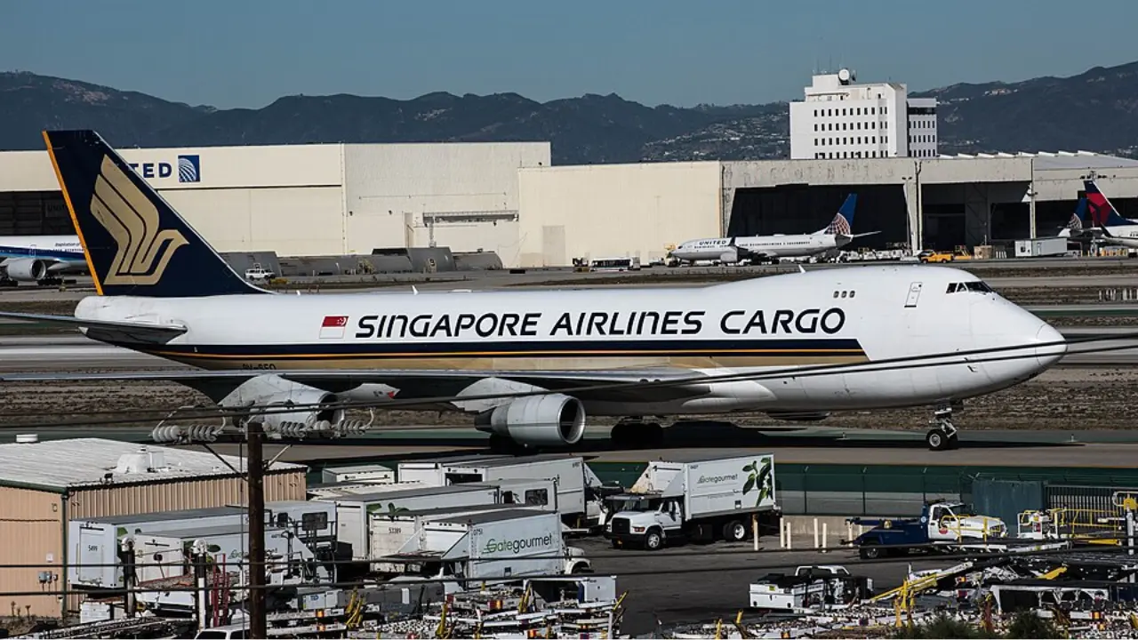 Singapore Airlines Terminal at Los Angeles International Airport (LAX)