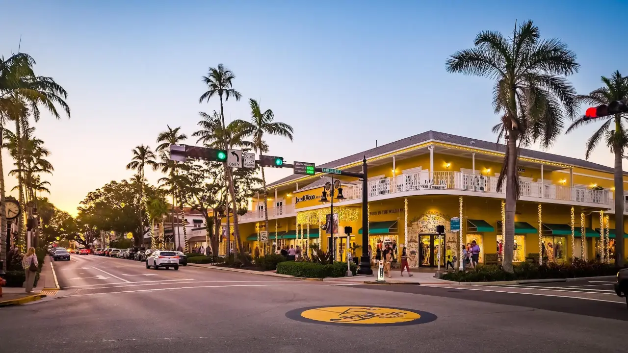 Closest Airport to Naples, Florida is Naples Municipal Airport