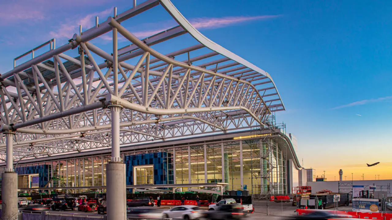 Smoking Area at Charlotte Airport curbside centers