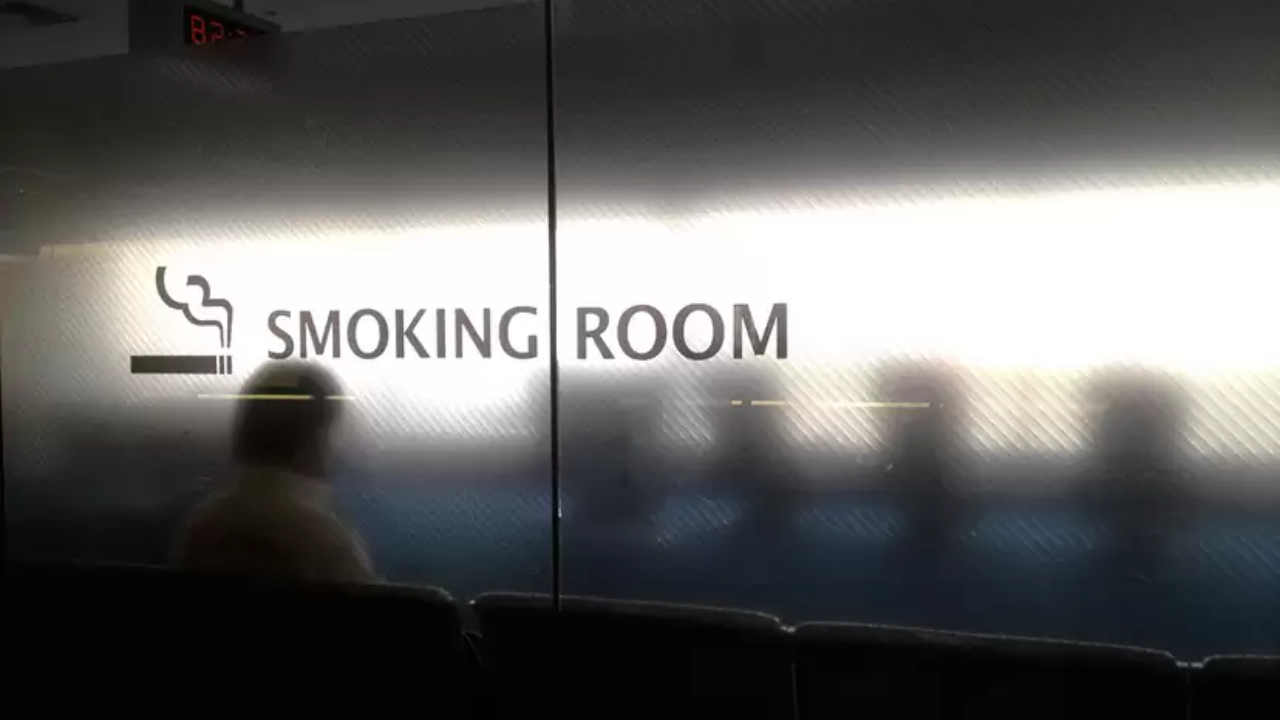 DFW Airport Smoking Area