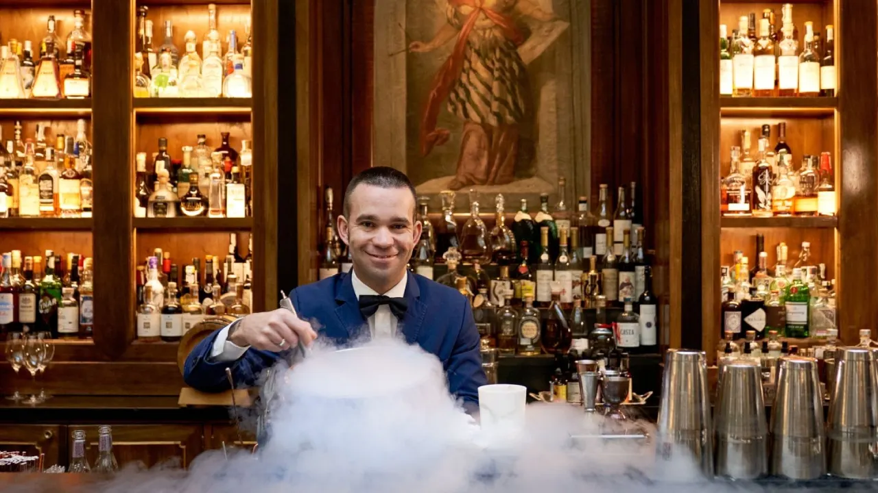 Atrium Bar