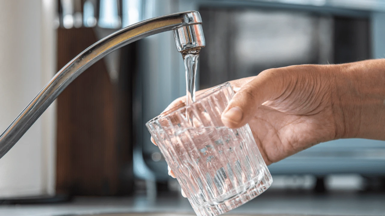 Avoid Cruise Tap Water on Medical Conditions, Sensitive Taste Preferences & Older Ships