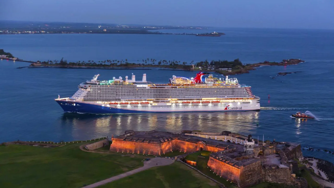Travelers receive full refund offered by Carnival Cruise