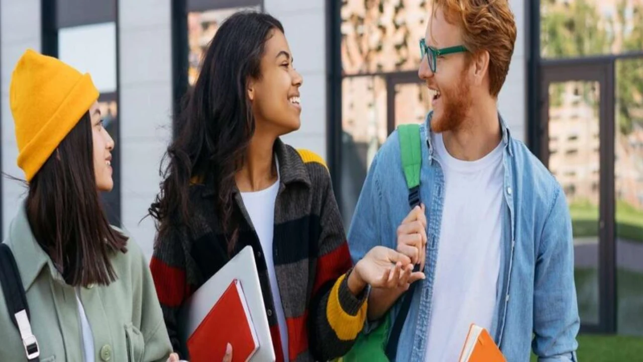 University student eligible for Emirates Airlines student fare