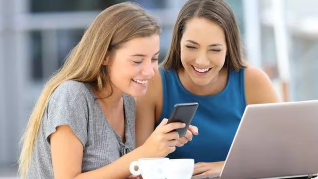 Emirates student discount program perks including fare savings and travel flexibility