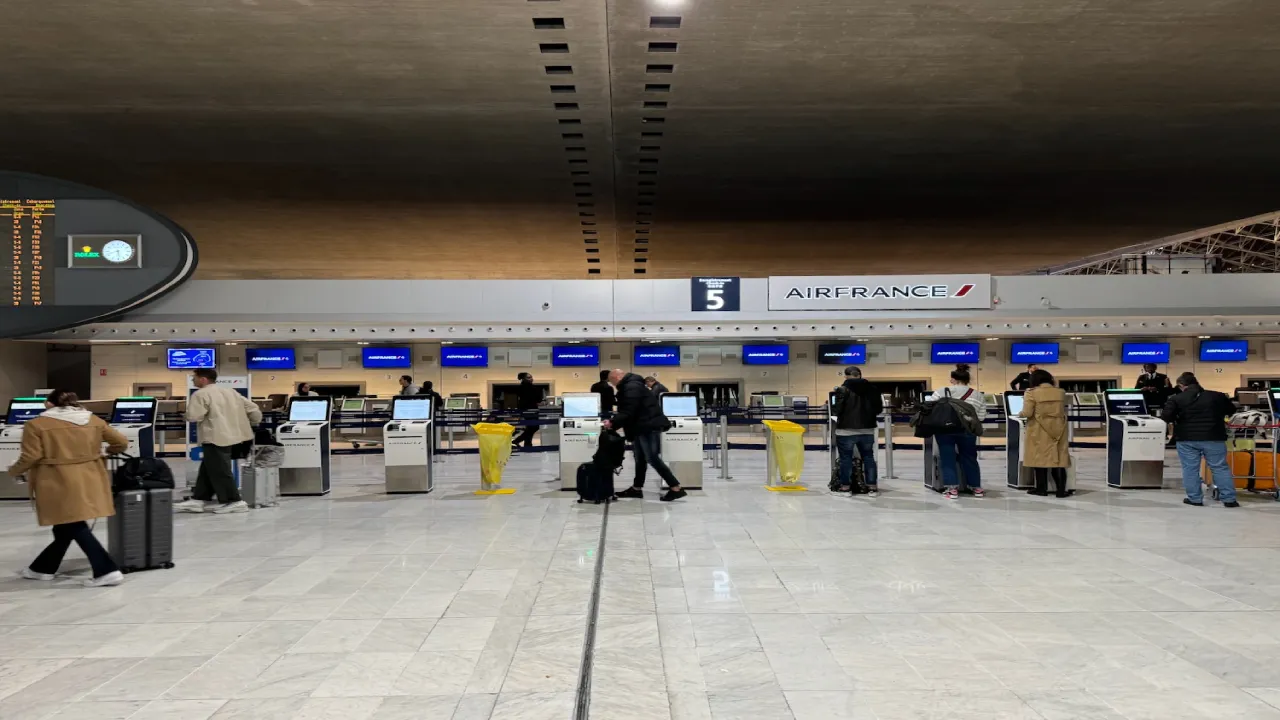 Air France arrivals and departures