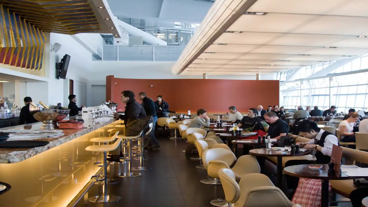 breakfast food at JFK airport