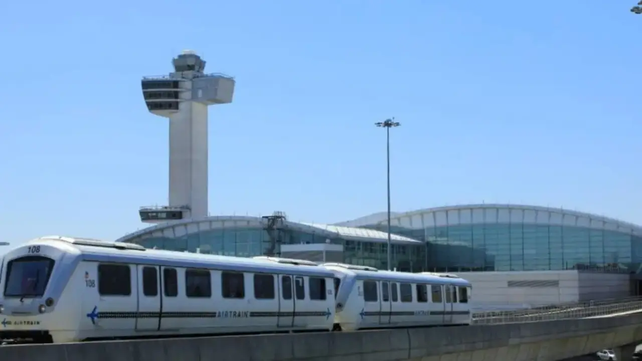 JFK to Manhattan Train Options