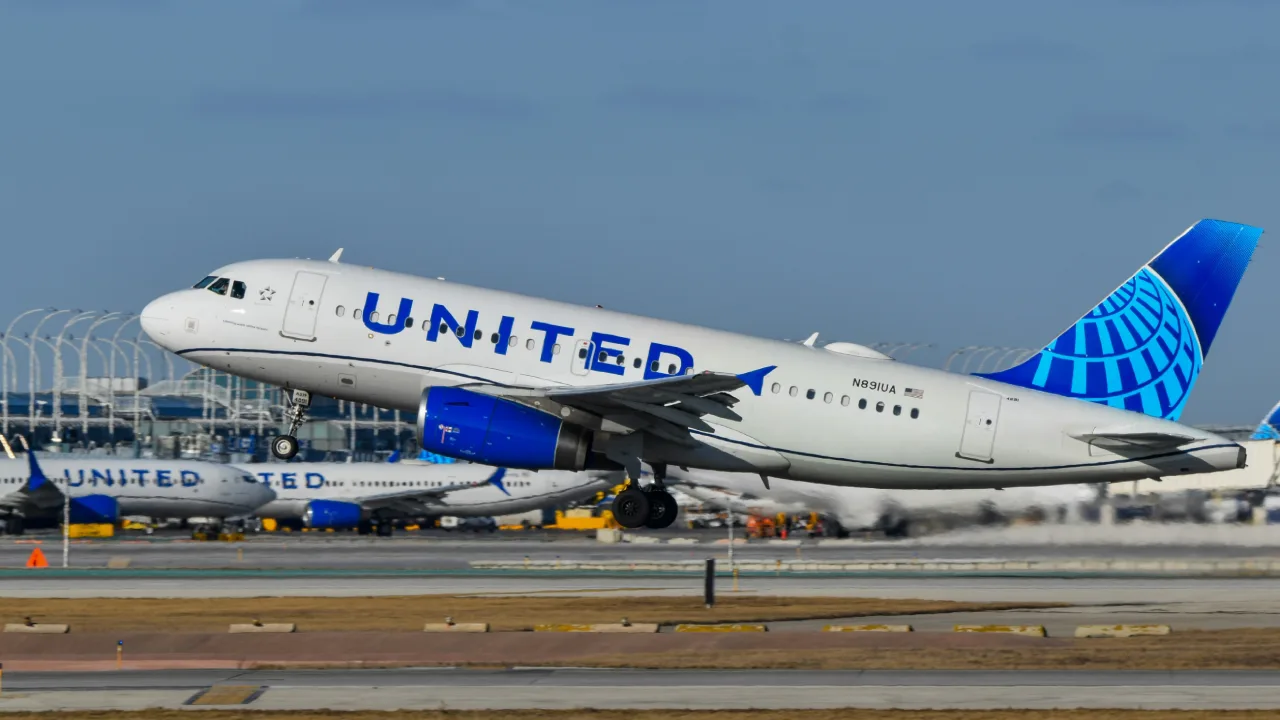 United Airlines Arrivals at Denver Airport
