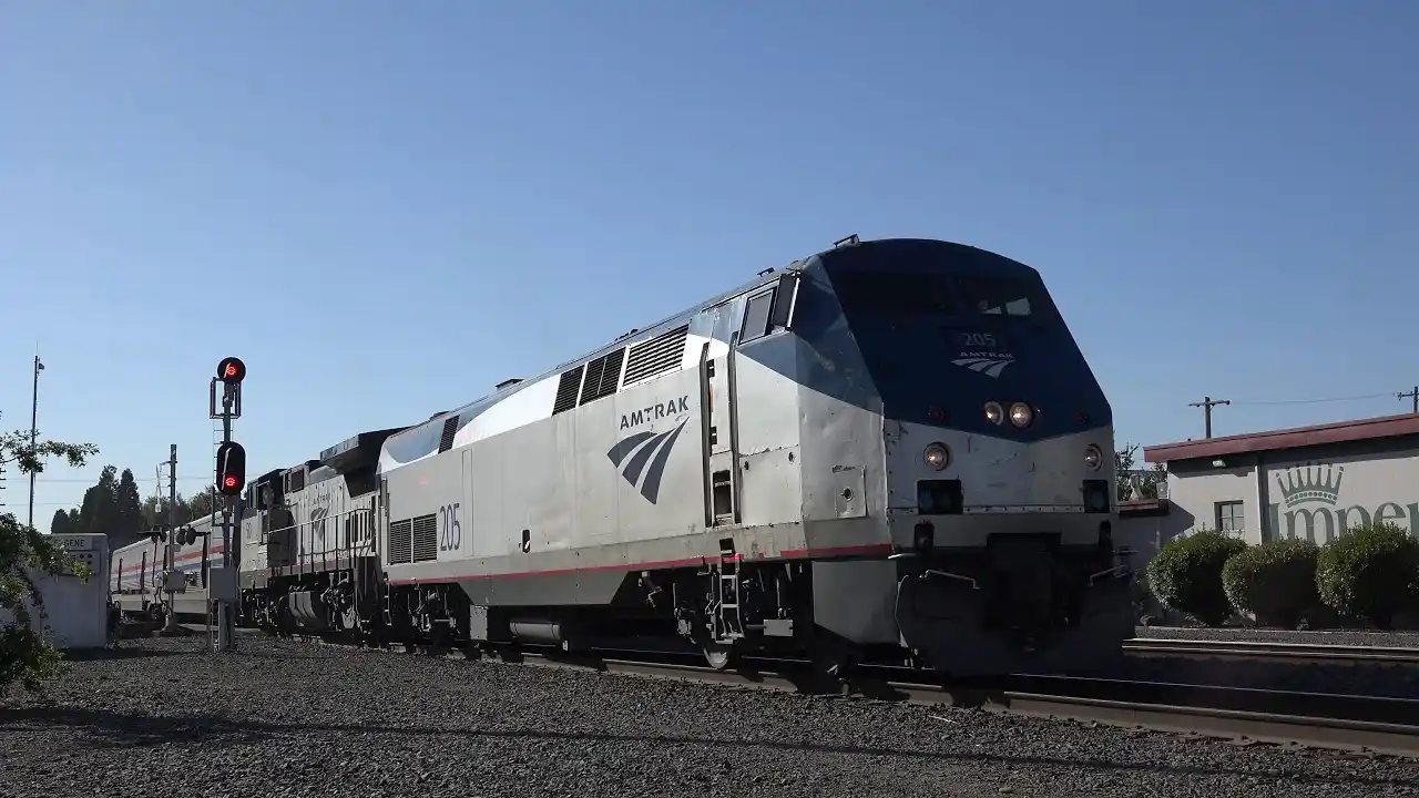 Amtrak Cascades vs Coast Starlight - Introduction
