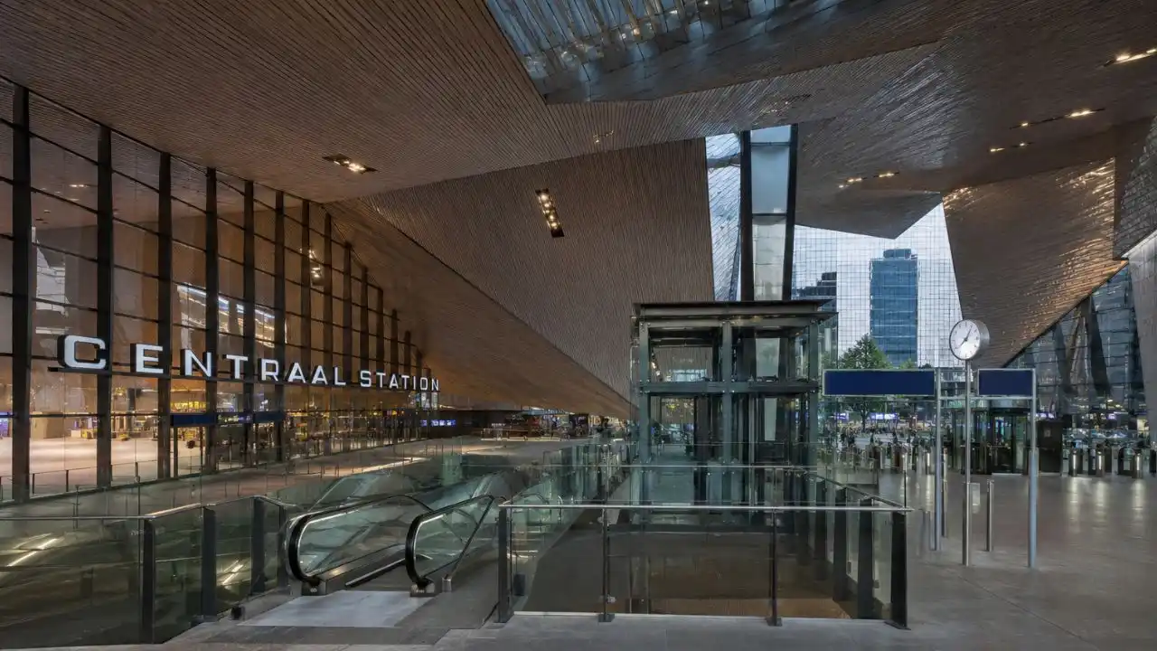 Eurostar Rotterdam Centraal Station - Arrivals, Departures, Location & Facilities - Overview