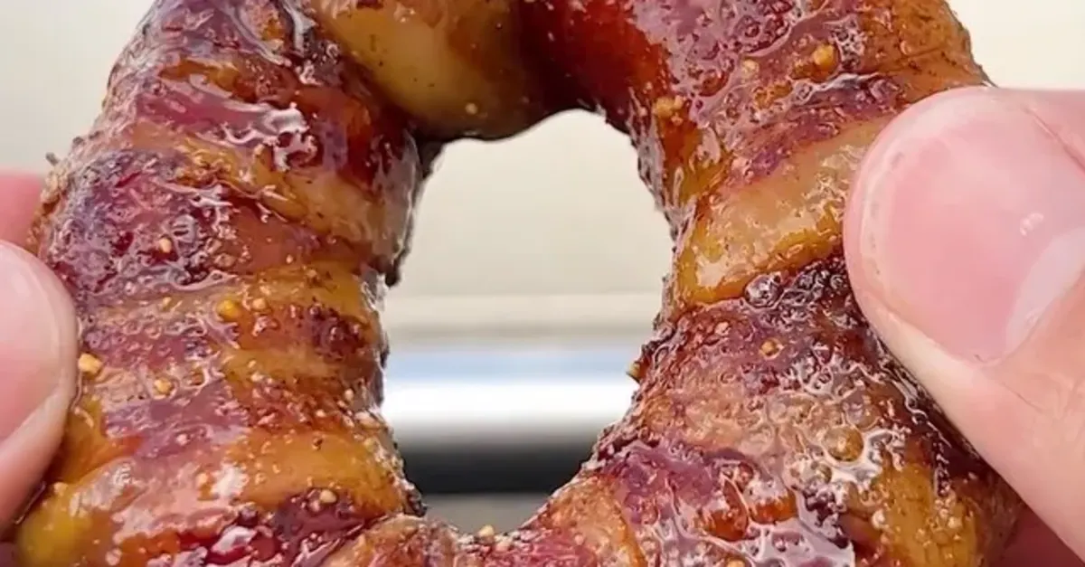 Bacon Burger Onion Rings | Provecho