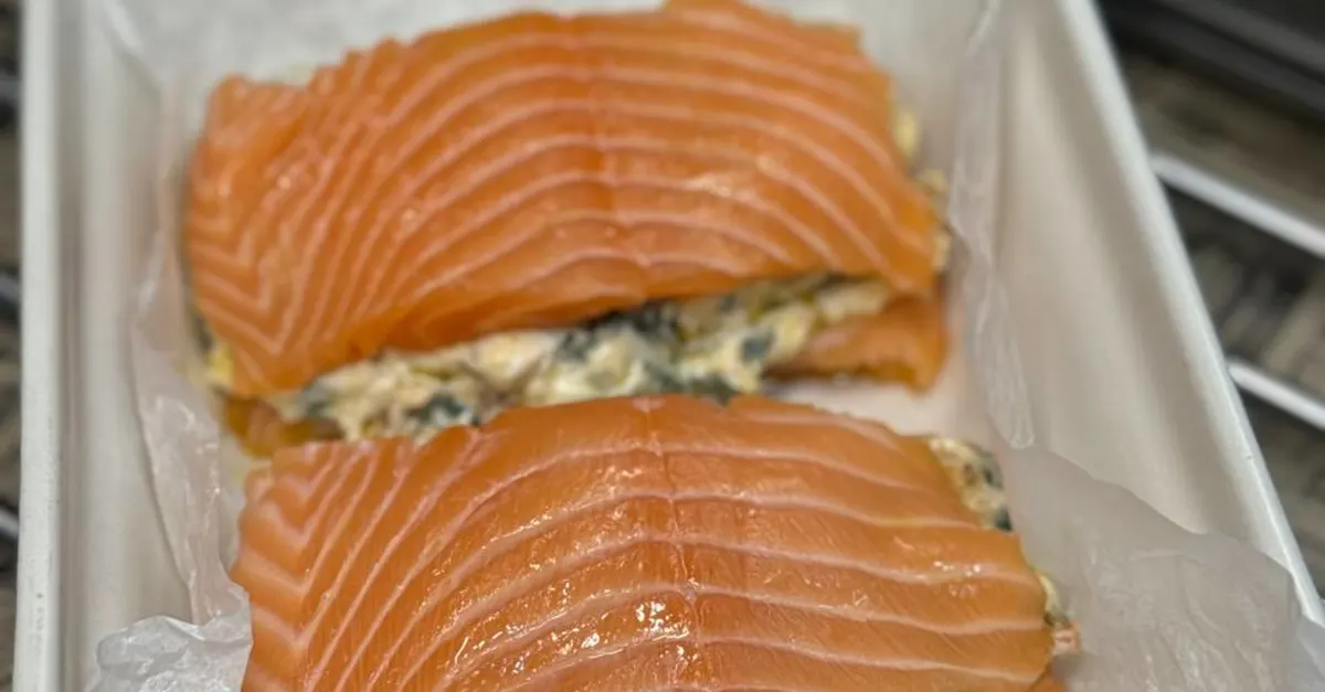 Salmón Relleno [Stuffed Salmon] by chefsofiaa