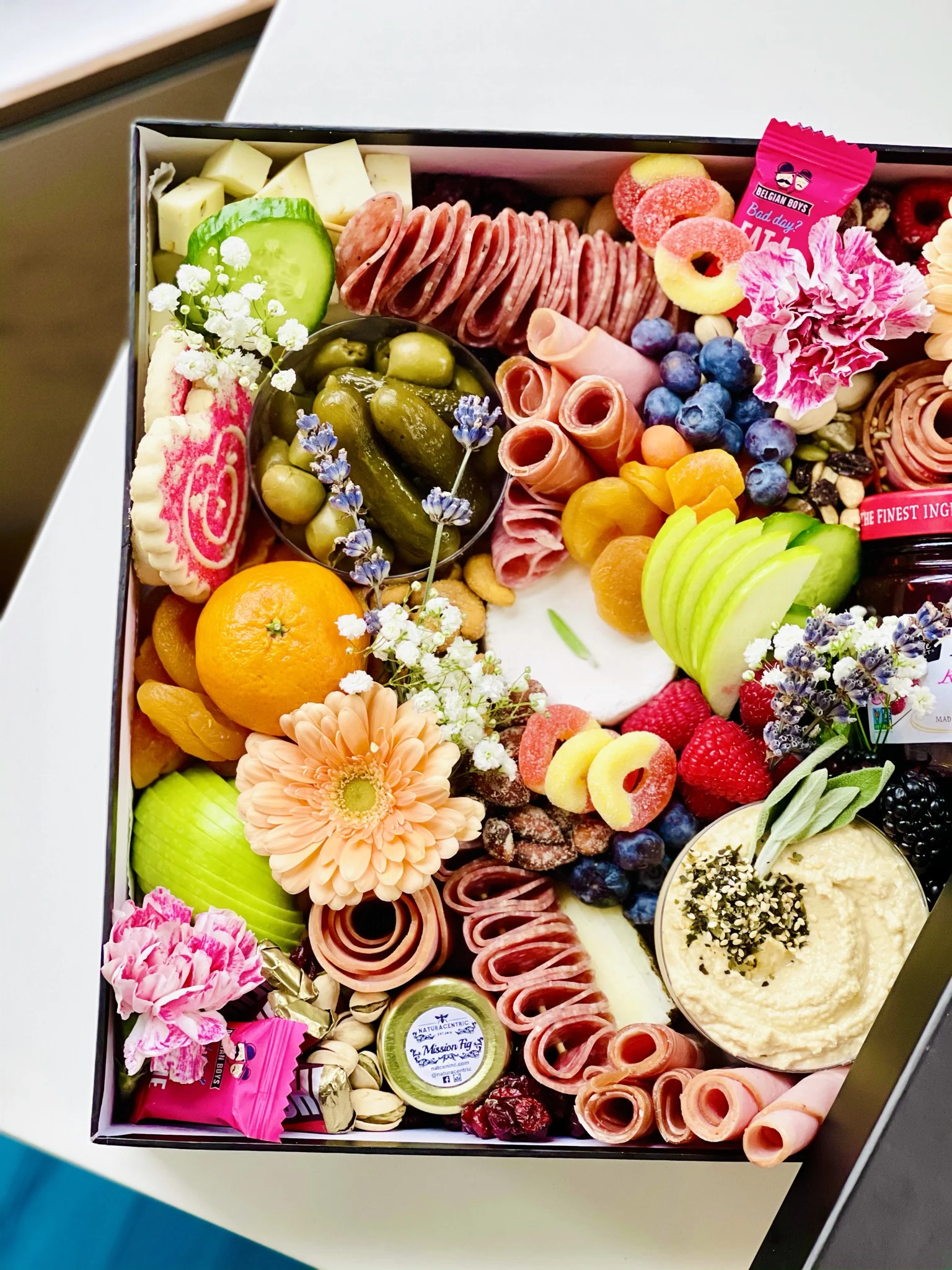 valentine's-party-grazing-box