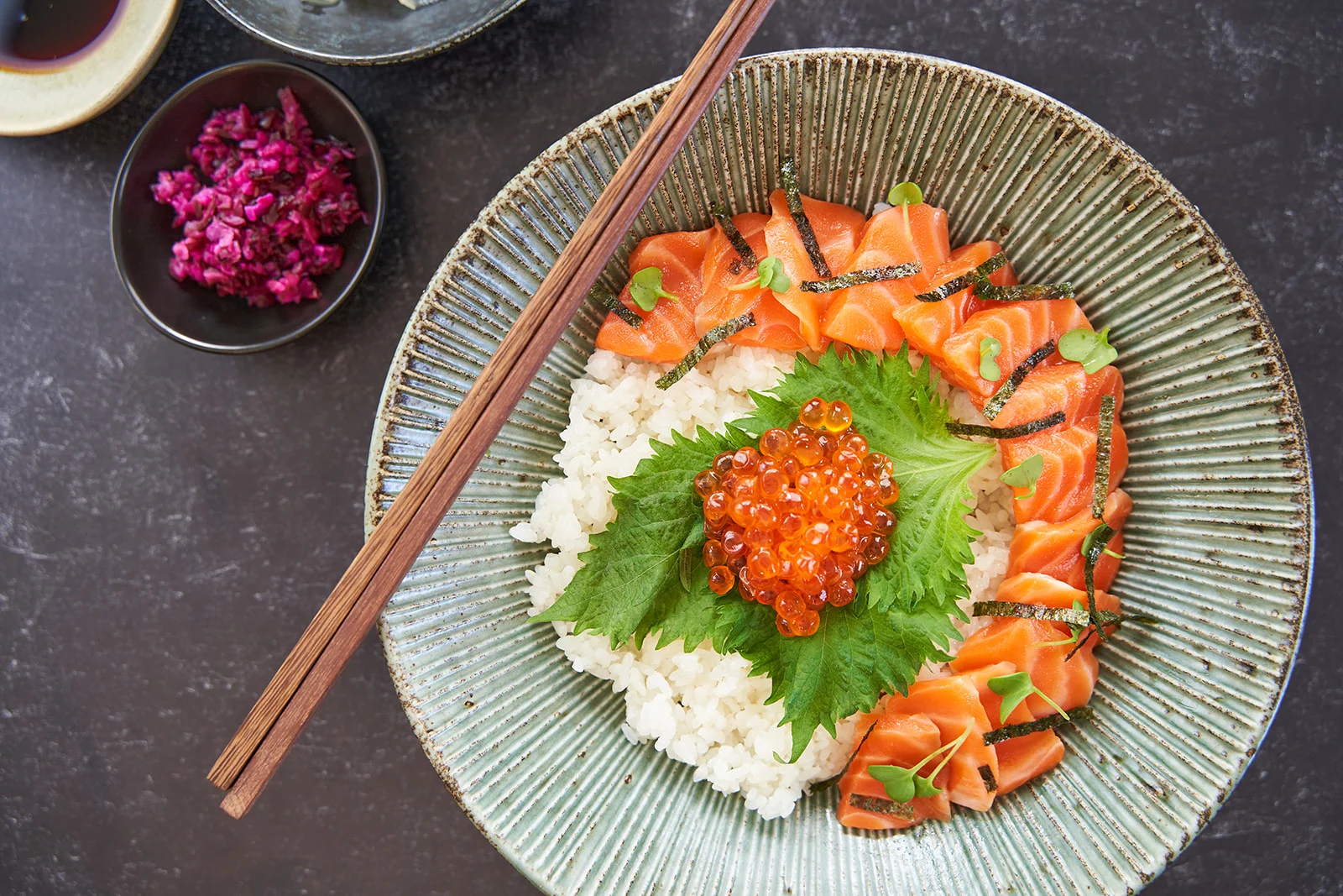 salmon-donburi-(salmon-sushi-bowl)