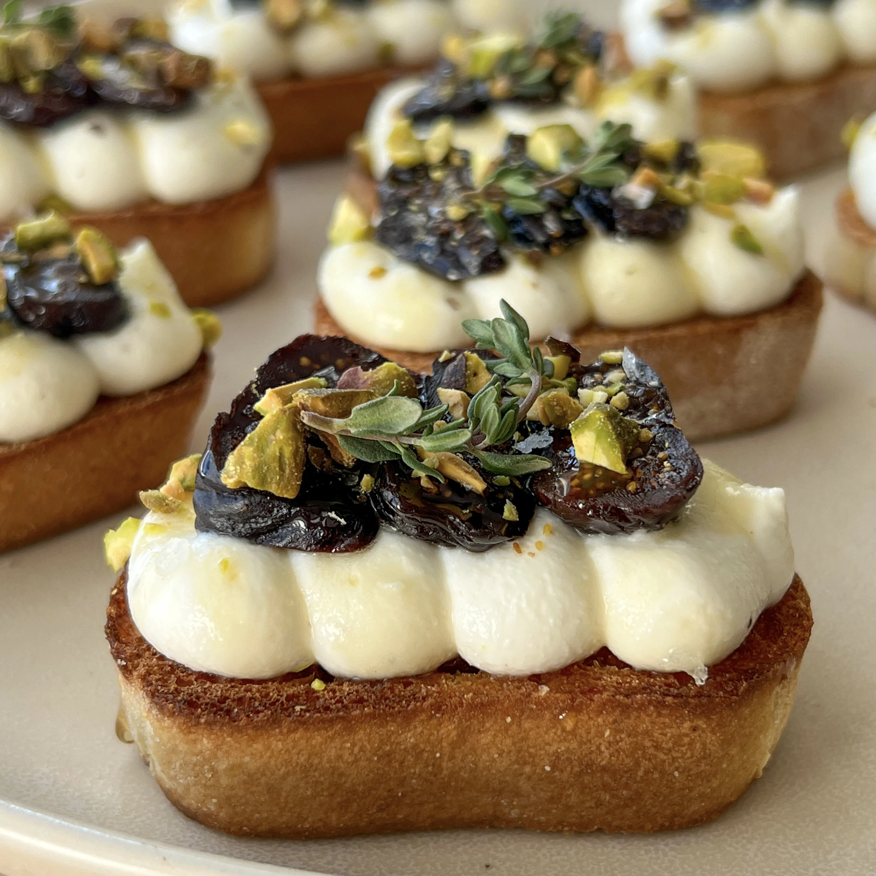whipped-ricotta-and-fig-crostinis