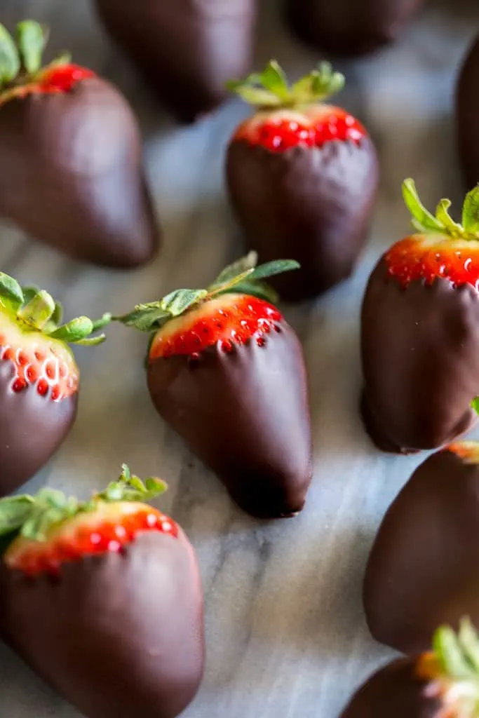 chocolate-dipped-strawberries