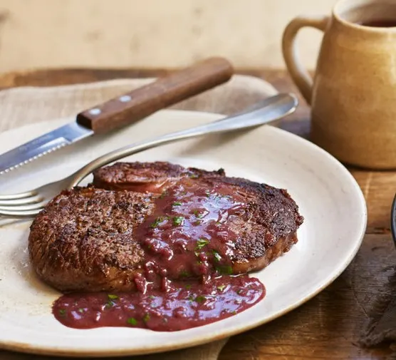 rib-eye-steak-with-red-wine-and-pastrami-sauce