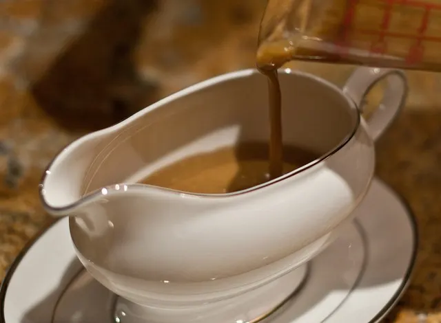 cozy-dairy-free-gravy