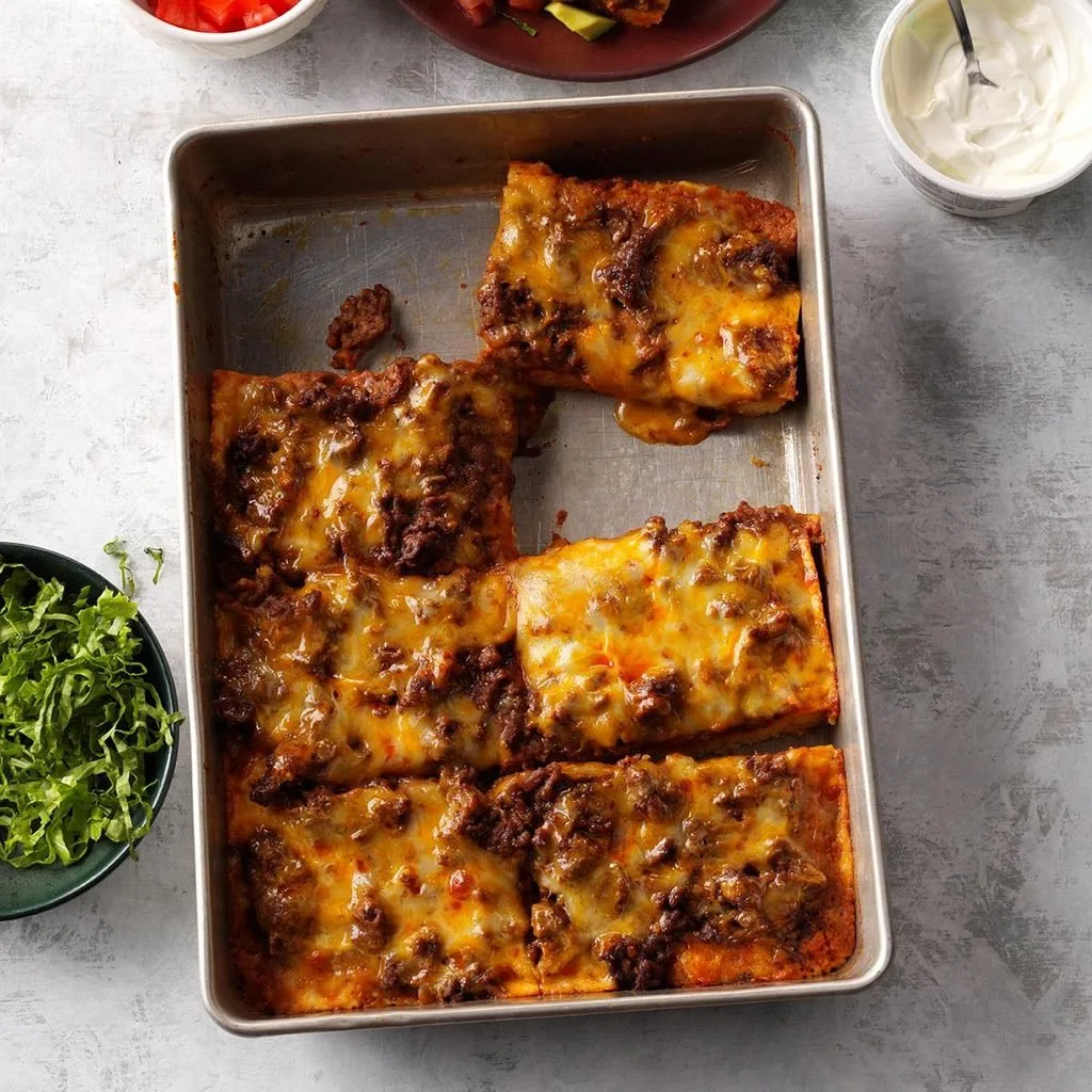 deep-dish-beef-'n'-bean-taco-pizza