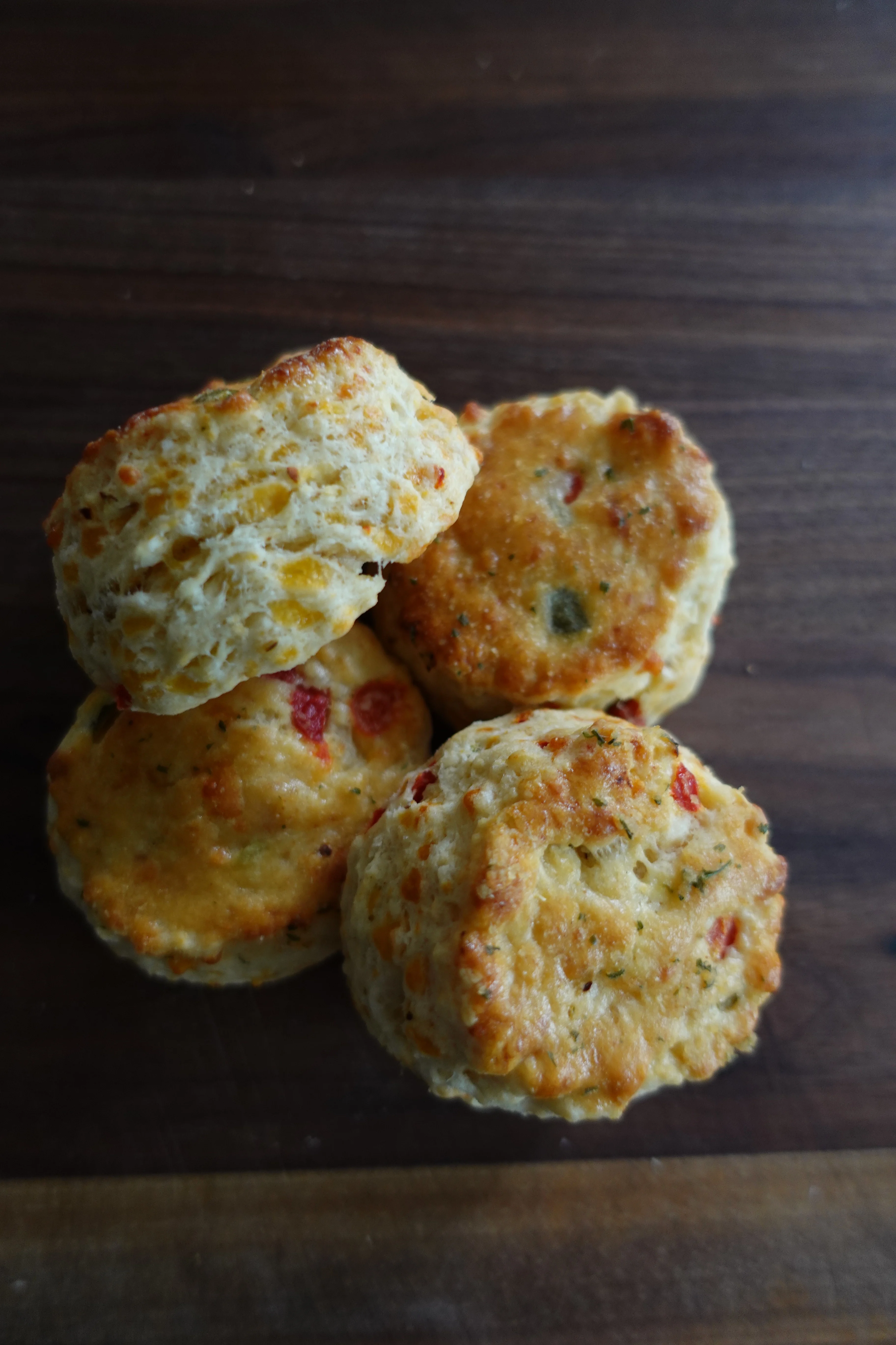 pimento-jalapeno-cheddar-biscuits