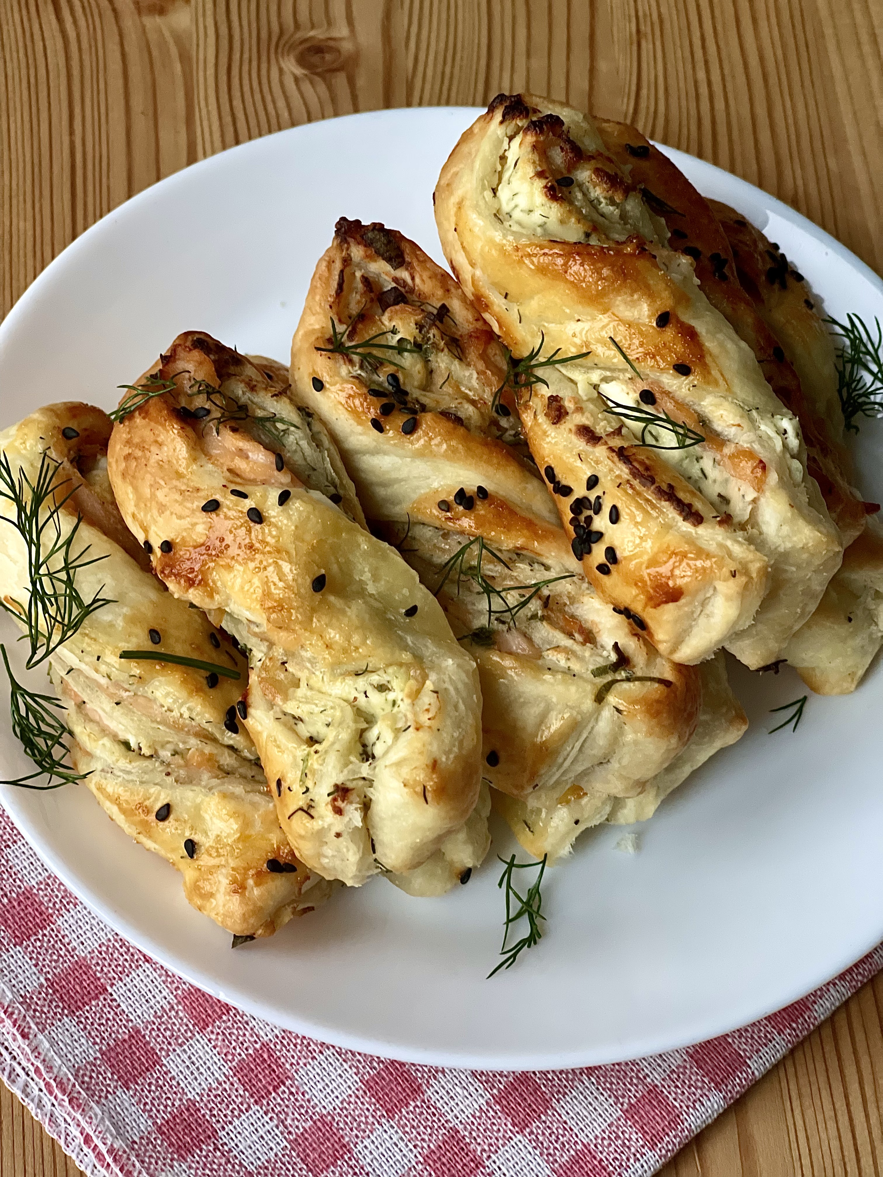 salmon-and-cream-cheese-twists