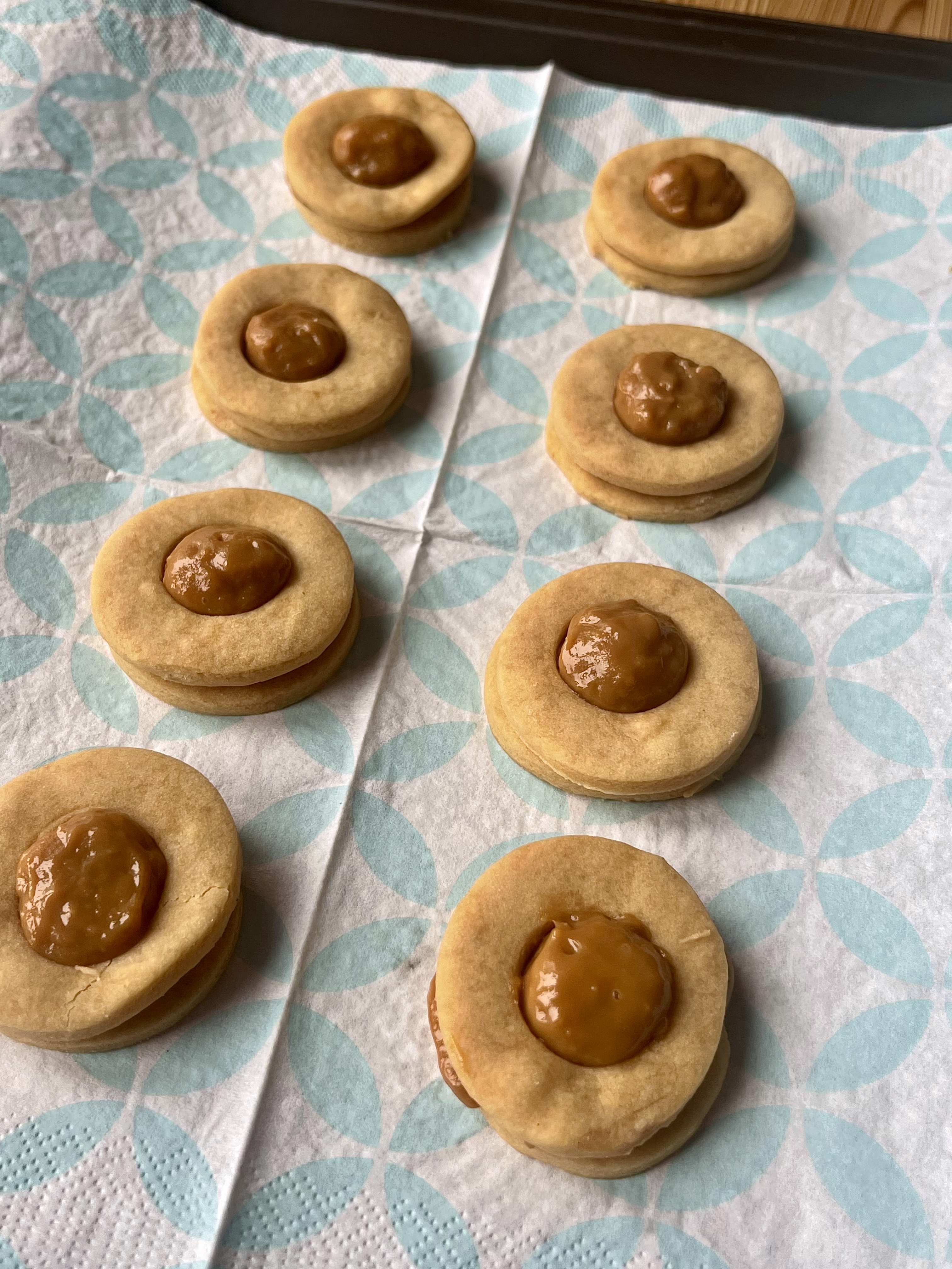 dulce-de-leche-cookies-only-3-ingredients