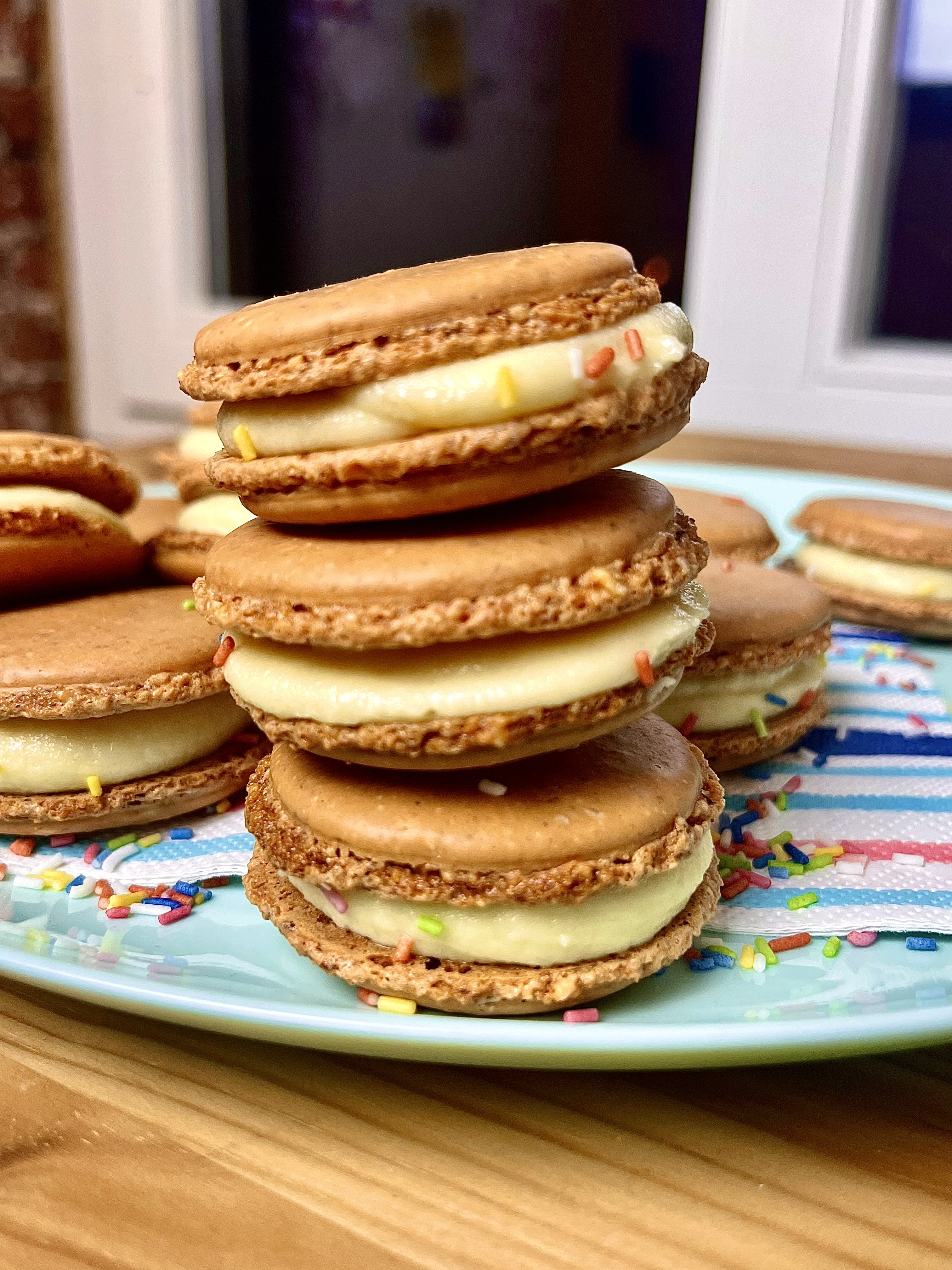french-macarons-with-white-chocolate-cream-filling