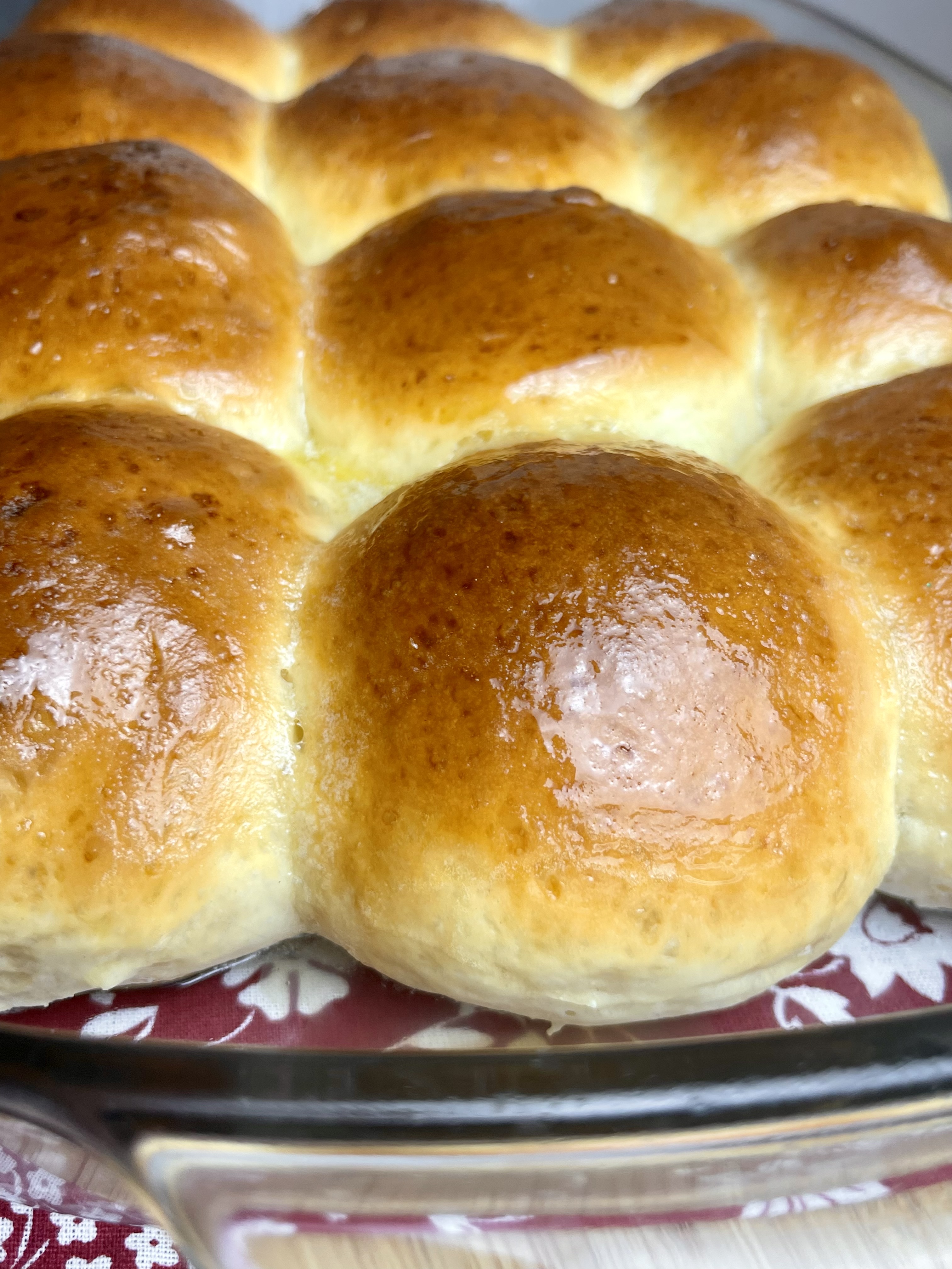 soft-fluffy-bread-rolls