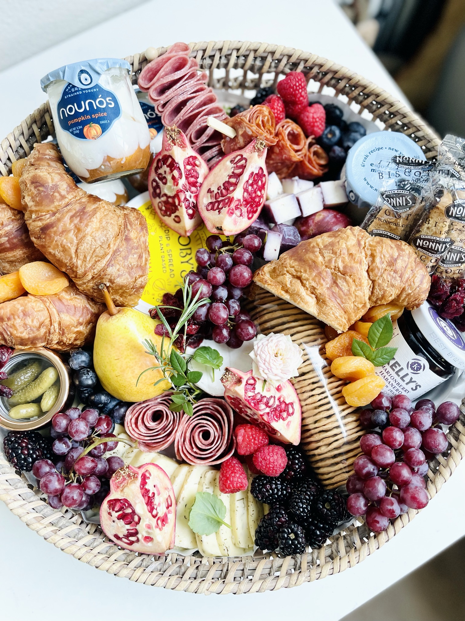 brunch-basket-platter