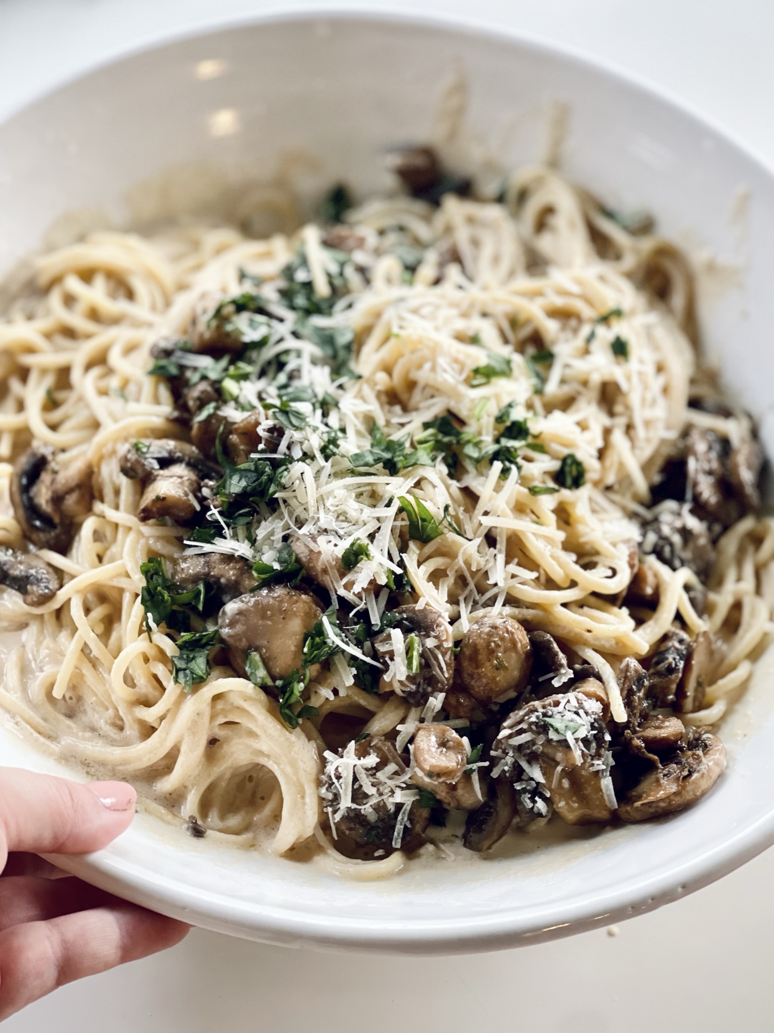 garlicky-spaghetti-alfredo-with-mushrooms