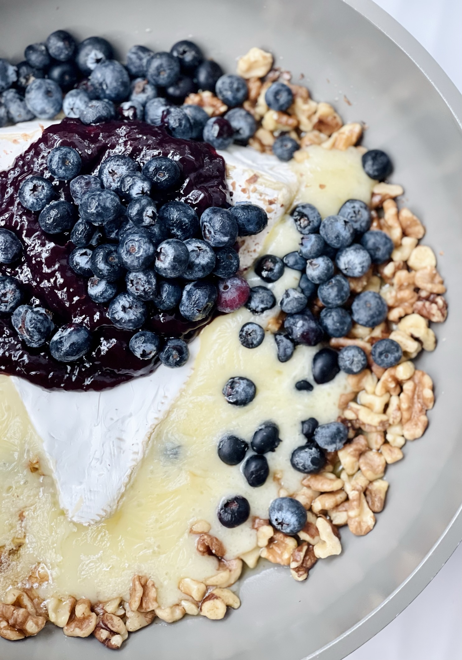 one-pan-brie-and-blueberries