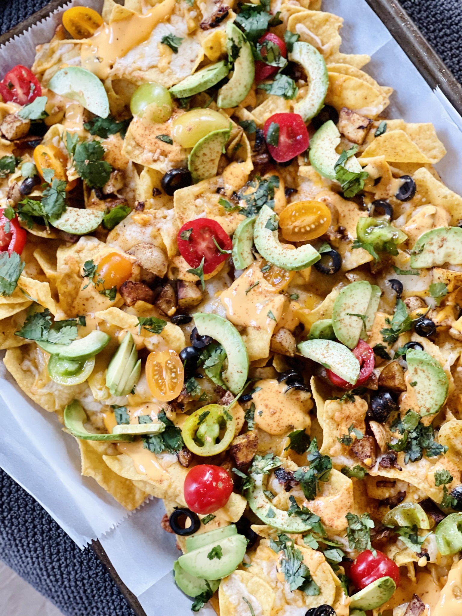sheetpan-vegetarian-nachos