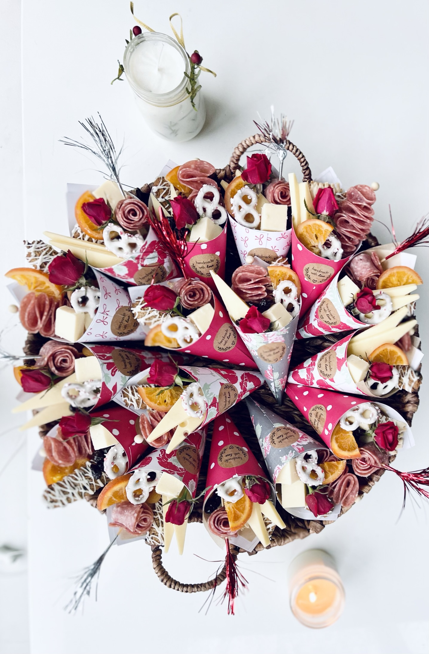 holiday-charcuterie-cones