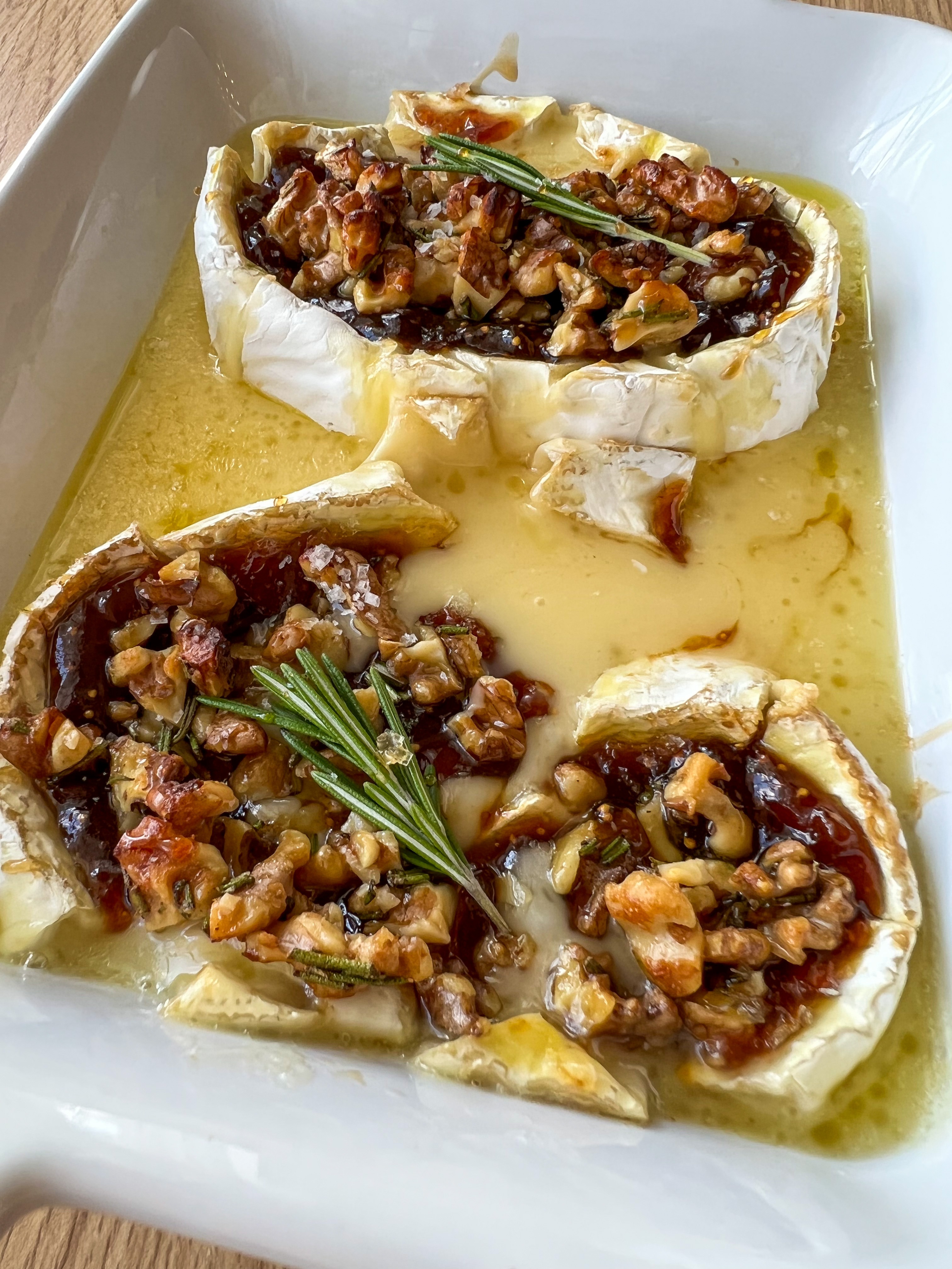 Fig and Walnut Baked Brie | Provecho