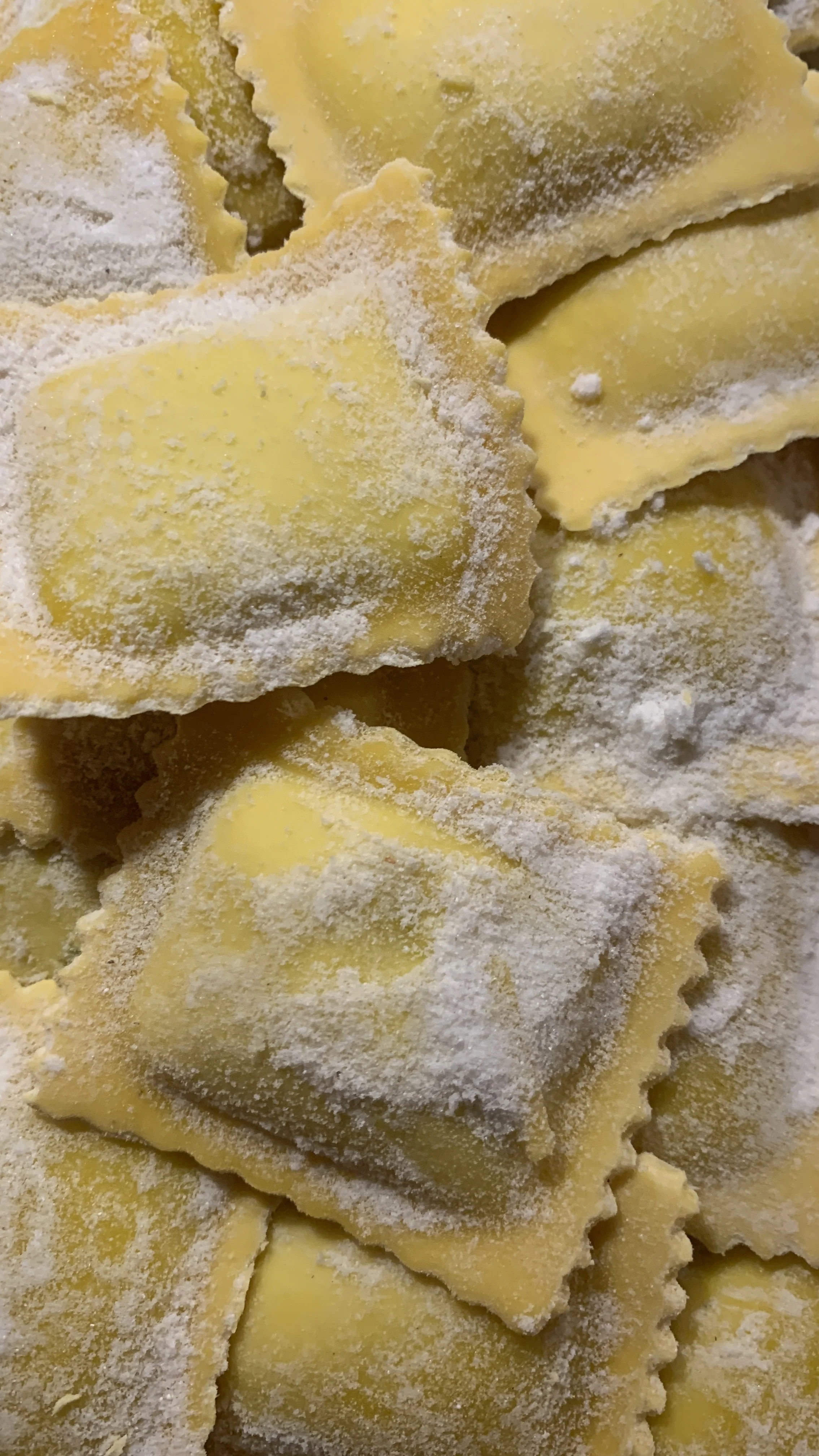 homemade-ricotta-and-spinach-ravioli-with-butter-and-sage