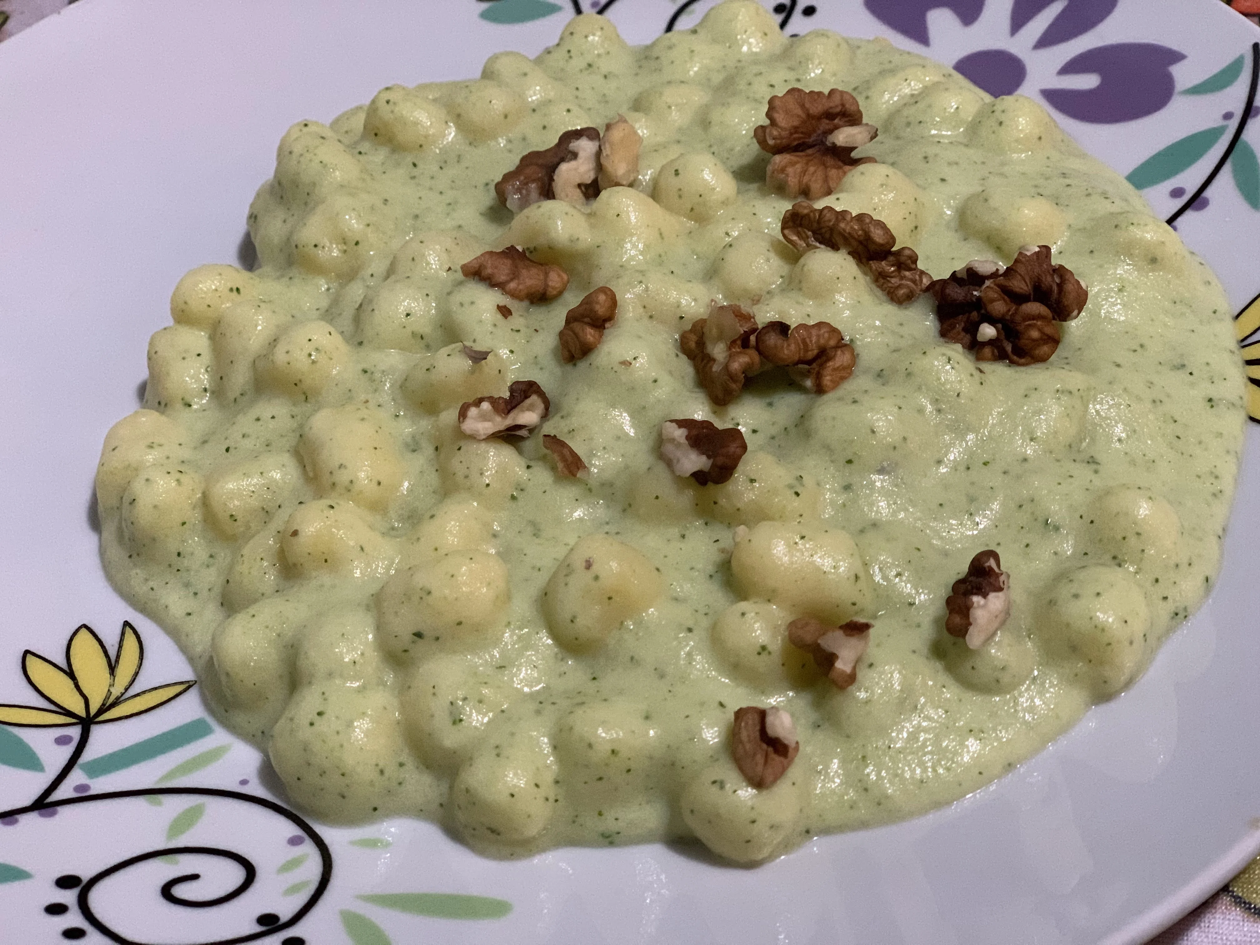 homemade-potato-gnocchi-with-zucchini-cream-gorgonzola-and-walnuts