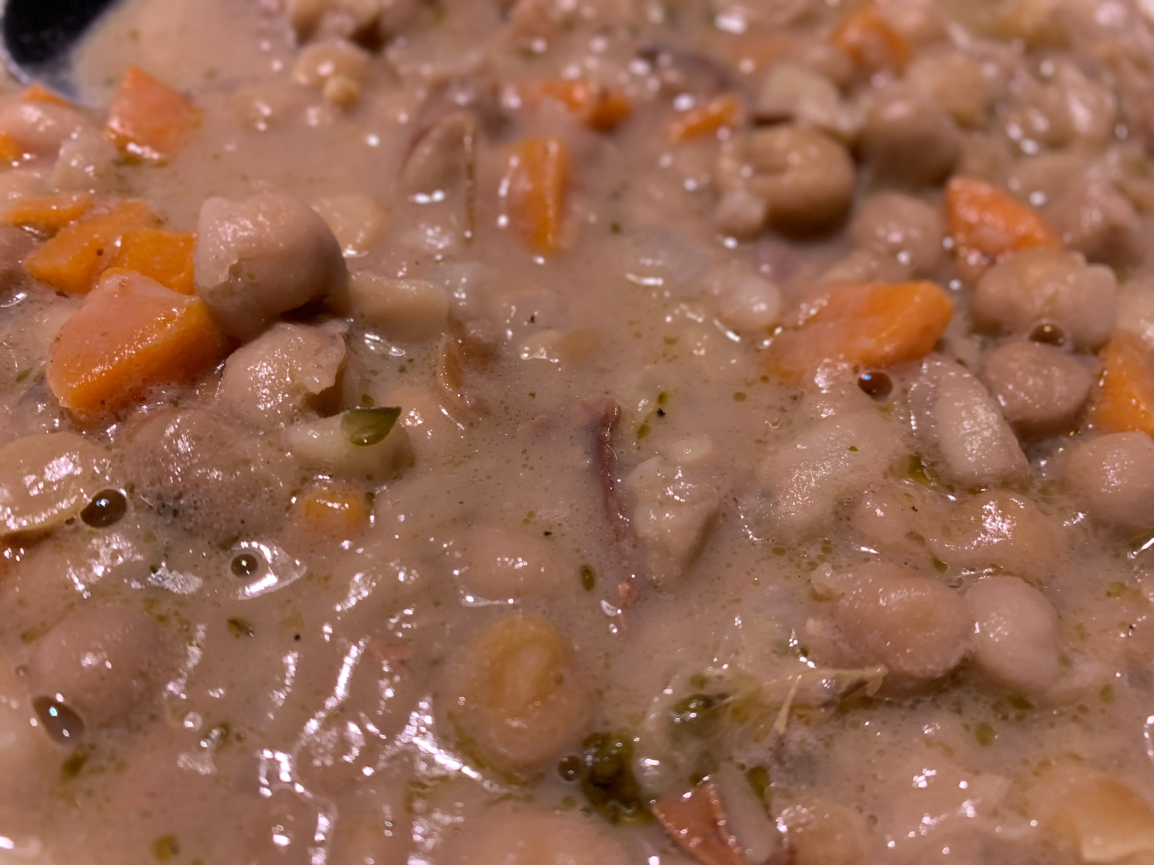 creamy-slow-cooked-pasta-and-bean-soup-with-carrots