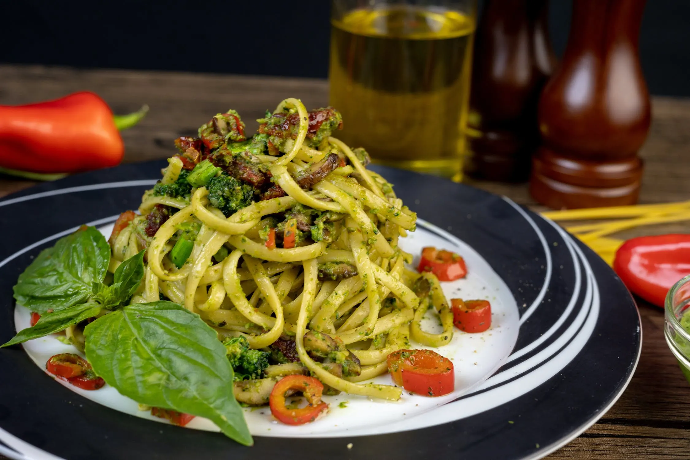 pasta-with-pistachio-pesto-and-sun-dried-tomatoes