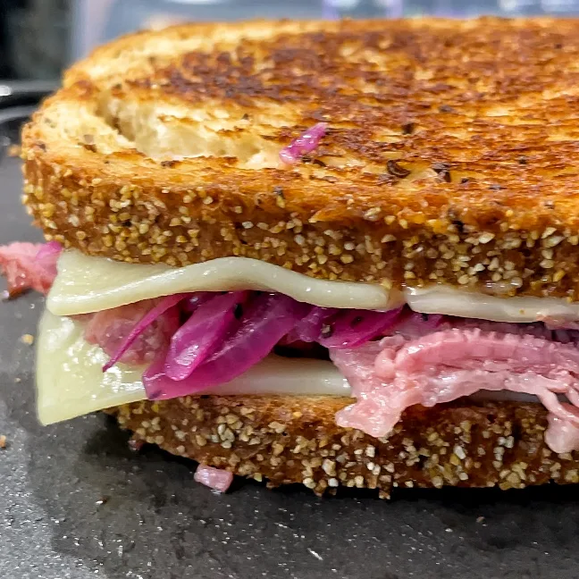 reuben-sandwich-with-salt-and-vinegar-chips