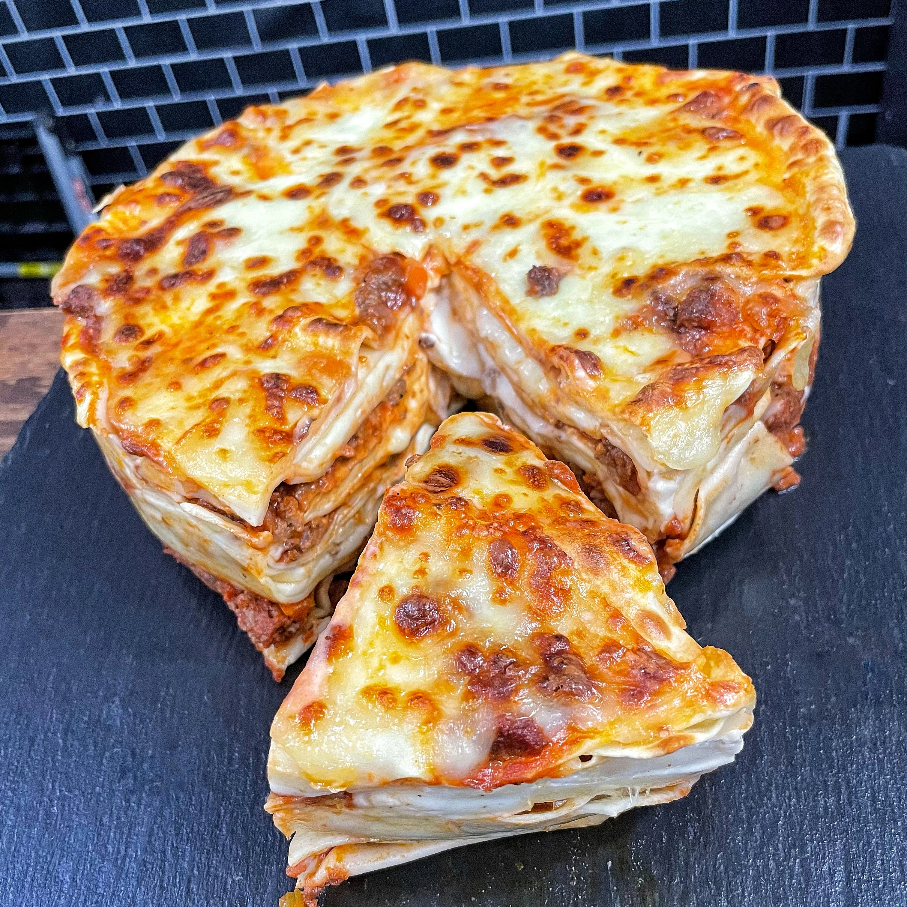 lasagna-with-garlic-bread