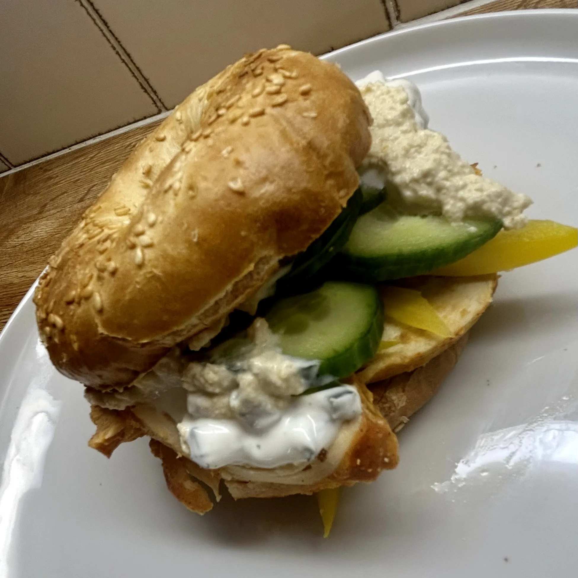 simple-bagel-sandwich
