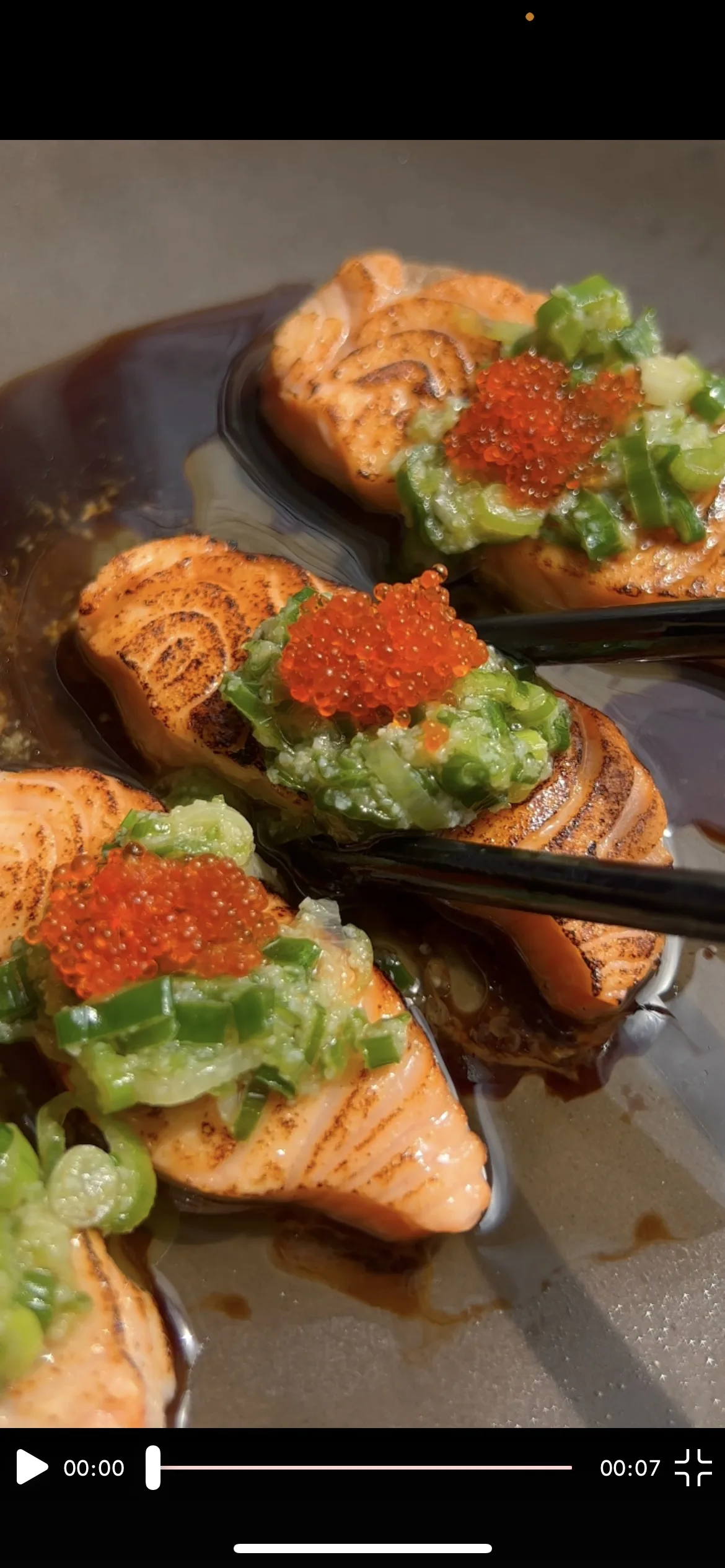 aburi-salmon-with-jalapeno-scallion-sauce