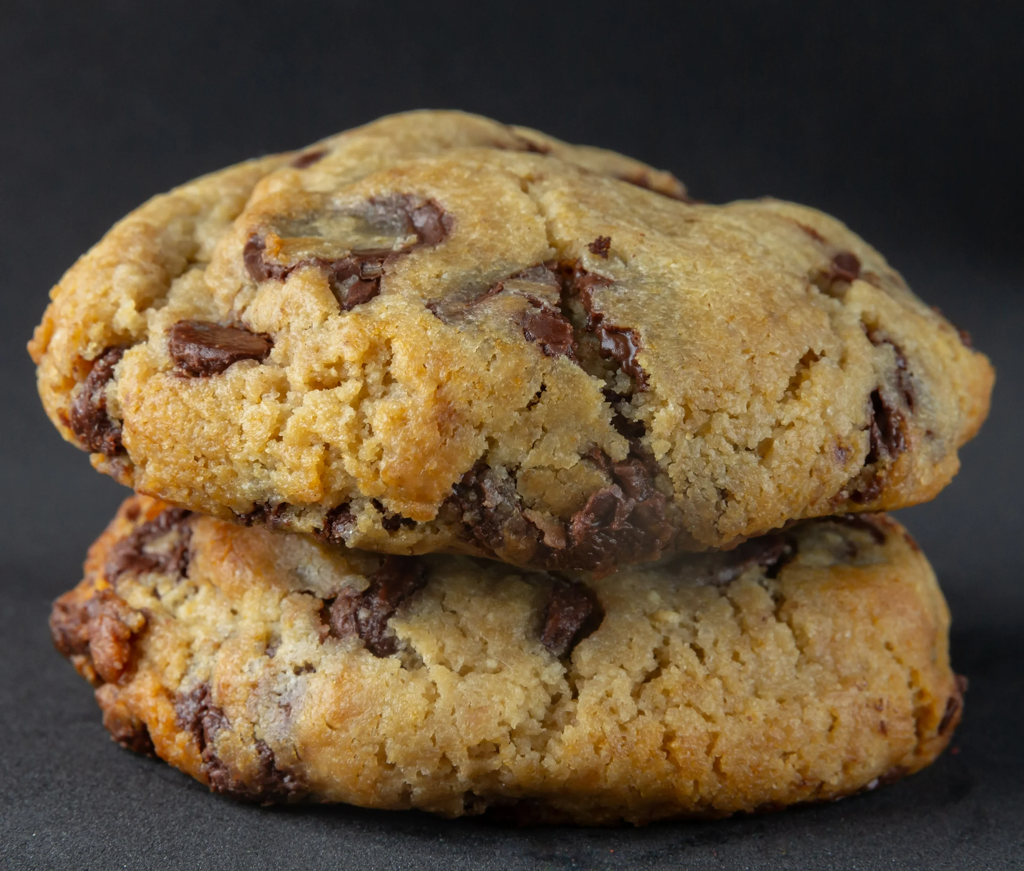 almond-flour-chocolate-chip-cookies